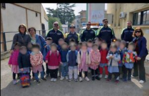 Piccoli cittadini crescono: ad Apricena i bambini scoprono il valore dell’impegno e del rispetto