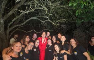APRICENA PROTAGONISTA ALLA NOTTE DELLA TARANTA: RENATA DIELLA NEL BACKSTAGE DEL CONCERTONE