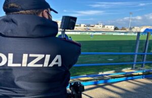 SCONTRI A MANFREDONIA-EBOLITANA, SETTE POLIZIOTTI FERITI: TRE DASPO FINO A 10 ANNI, ALTRI 20 AL VAGLIO